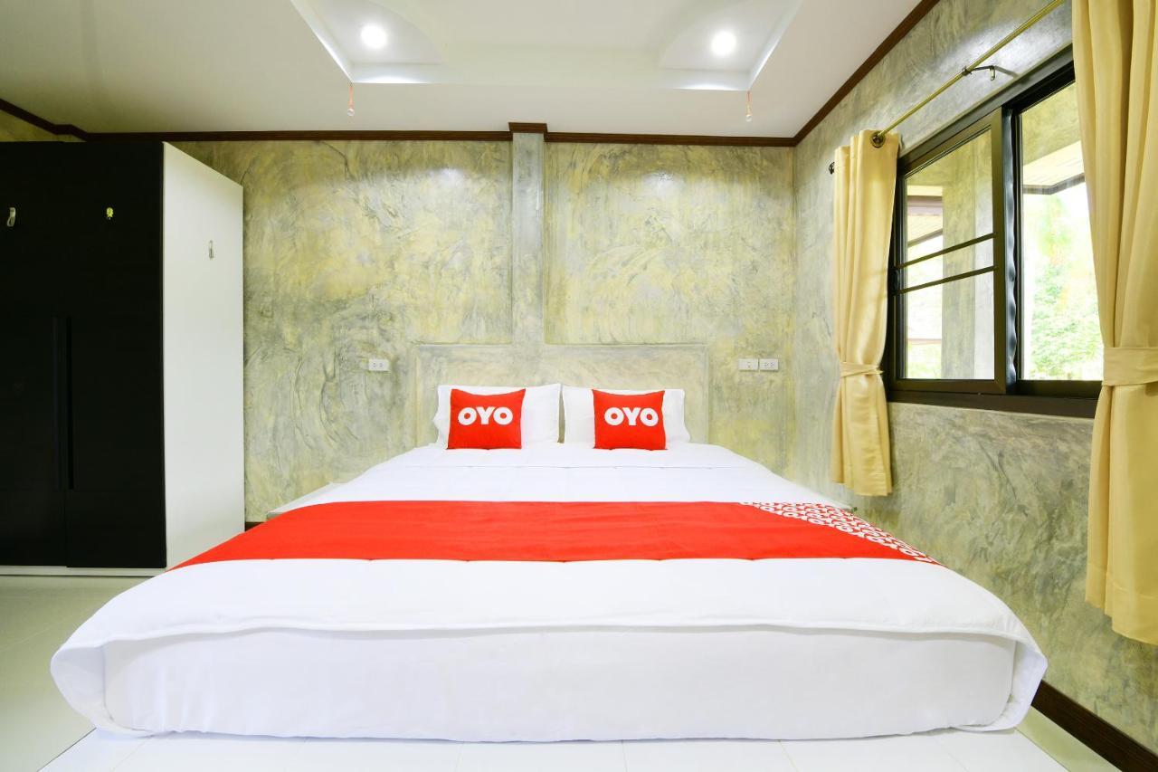 Oyo 536 Reuan Kanthima Ban Laem Chabang Exteriör bild