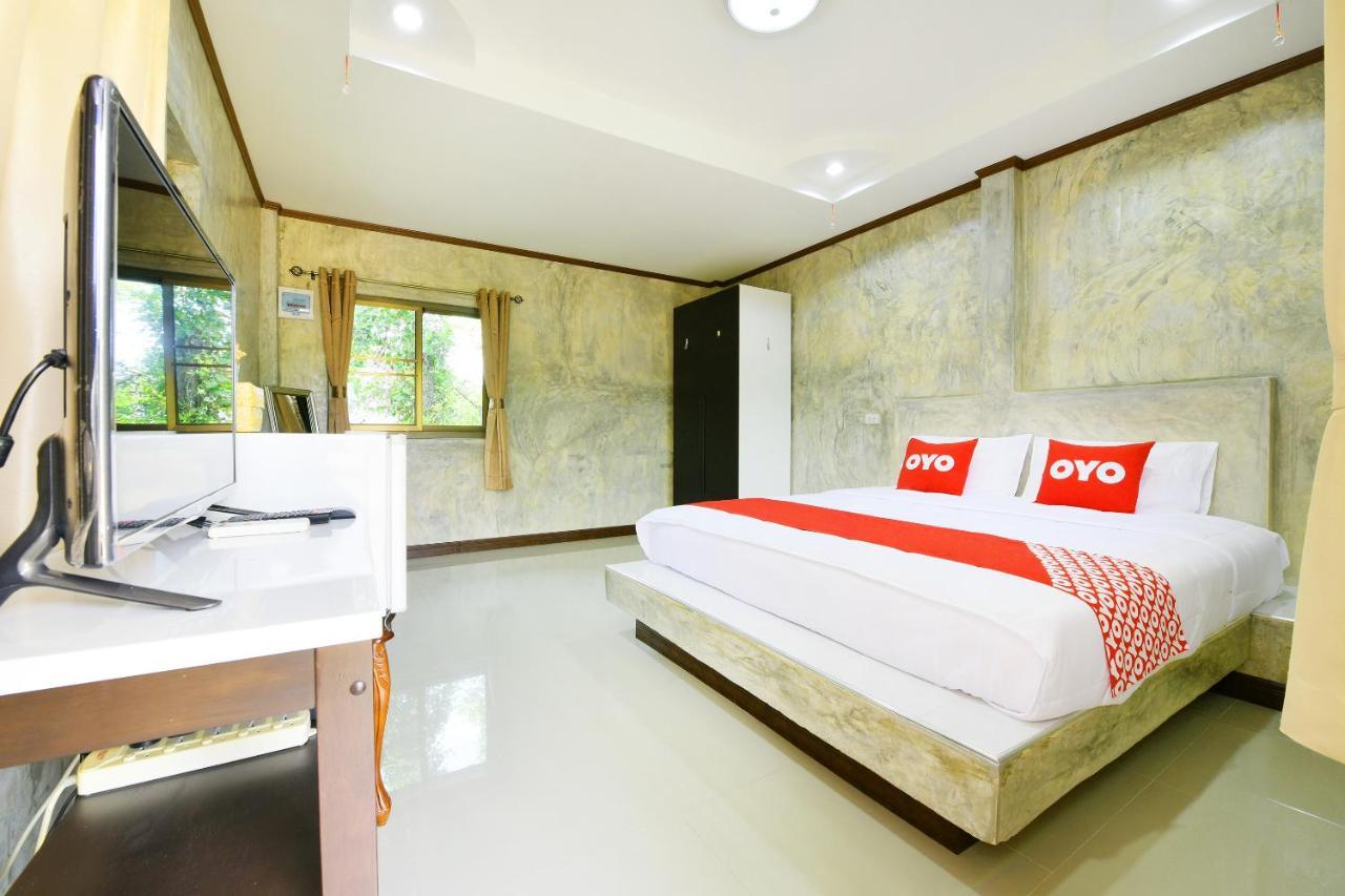 Oyo 536 Reuan Kanthima Ban Laem Chabang Exteriör bild
